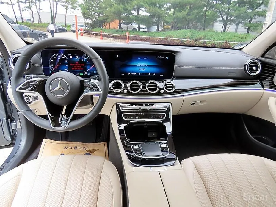 Фото 7 - Mercedes-Benz E-Class