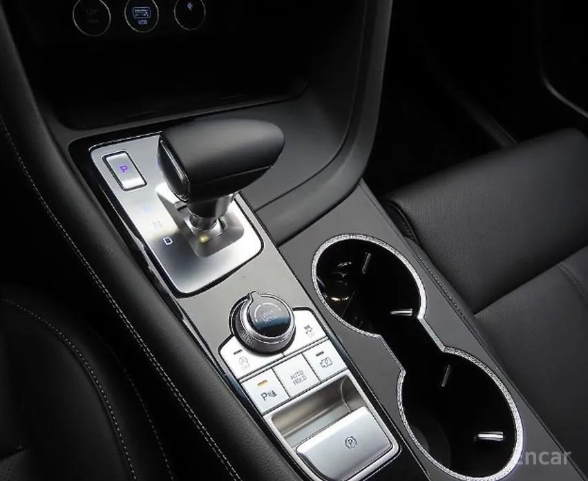 صورة 17 - Genesis G70