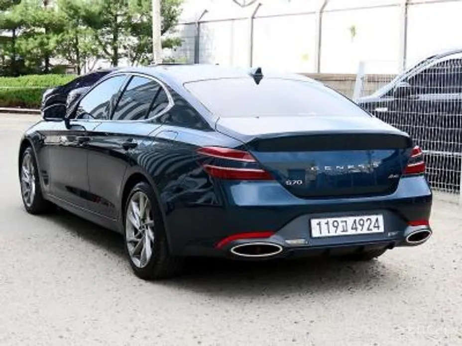 صورة 2 - Genesis G70