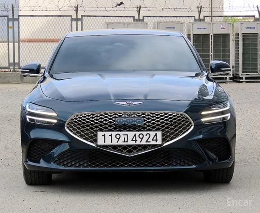صورة 3 - Genesis G70