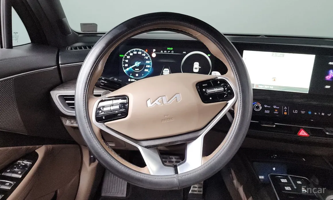 Photo 13 - Kia K8