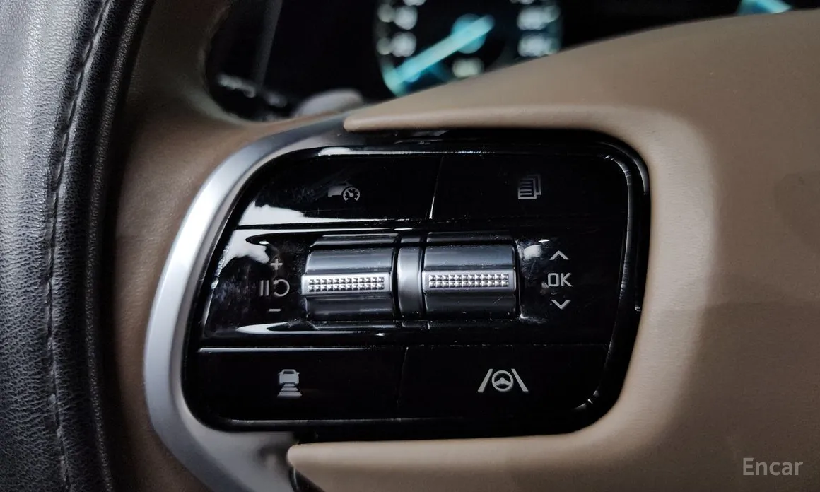 Photo 16 - Kia K8