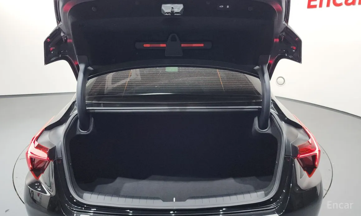 Photo 19 - Kia K8