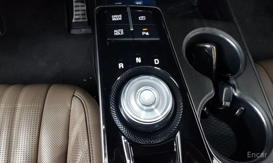 Photo 9 - Kia K8