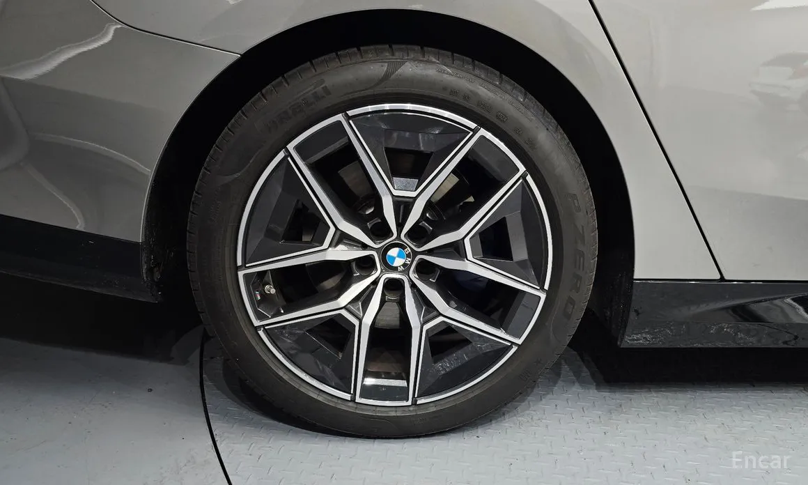 Фото 5 - BMW 5 Series