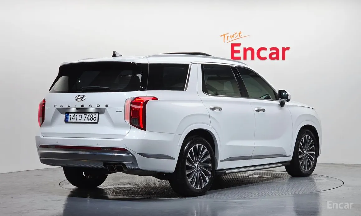 Photo 2 - Hyundai Palisade