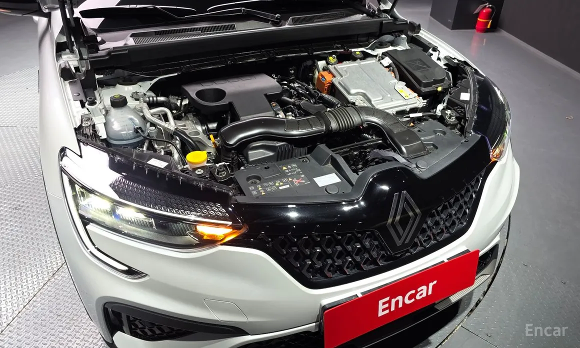 Renault Arkana 2024 1.6 E-TECH Iconic