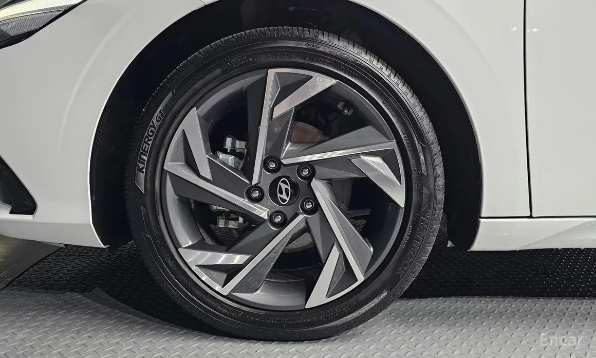 صورة 5 - Hyundai Avante