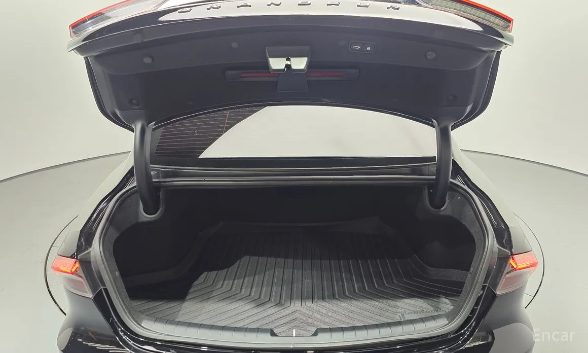 Фото 27 - Hyundai Grandeur