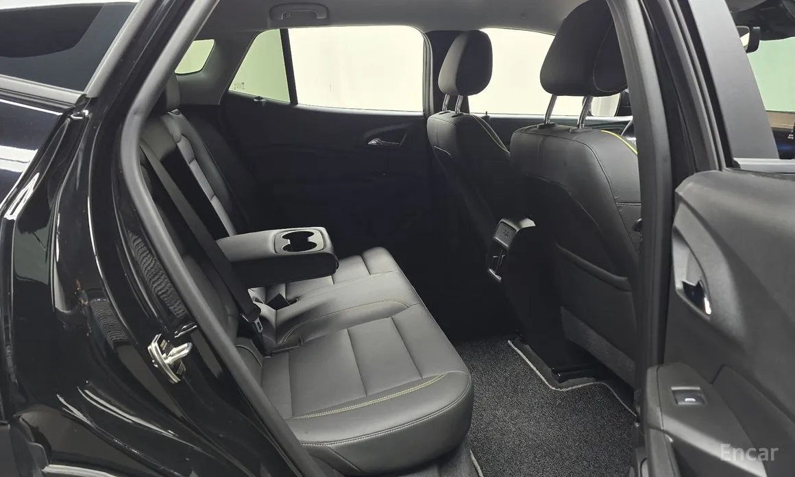 Photo 11 - Chevrolet Trax