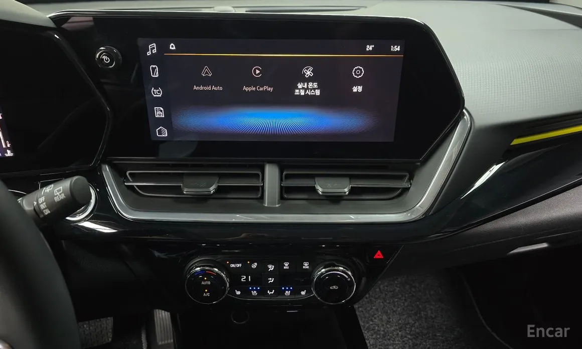 Photo 13 - Chevrolet Trax