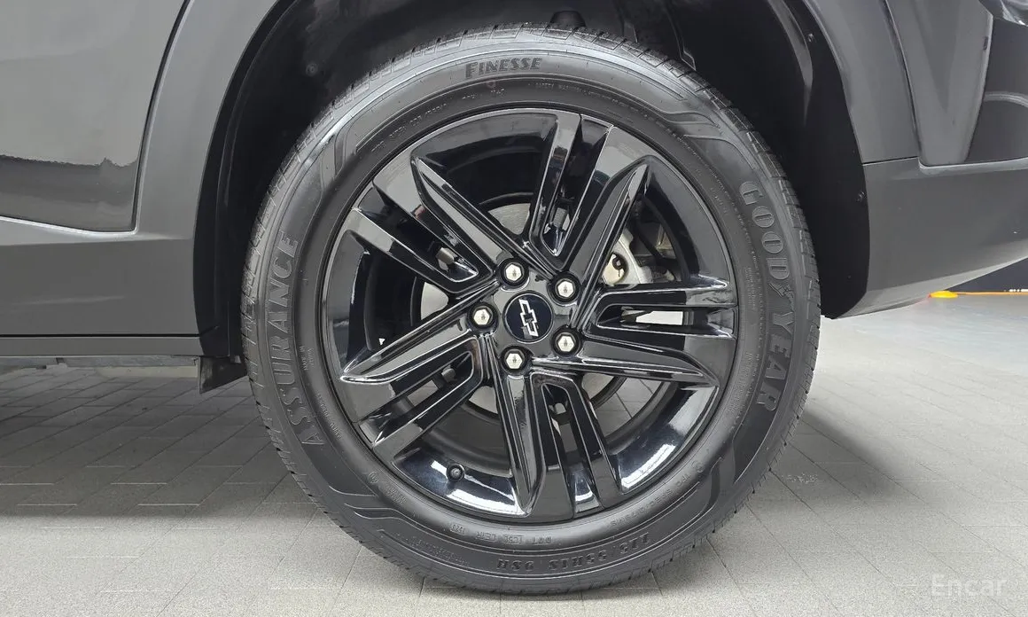 Photo 21 - Chevrolet Trax