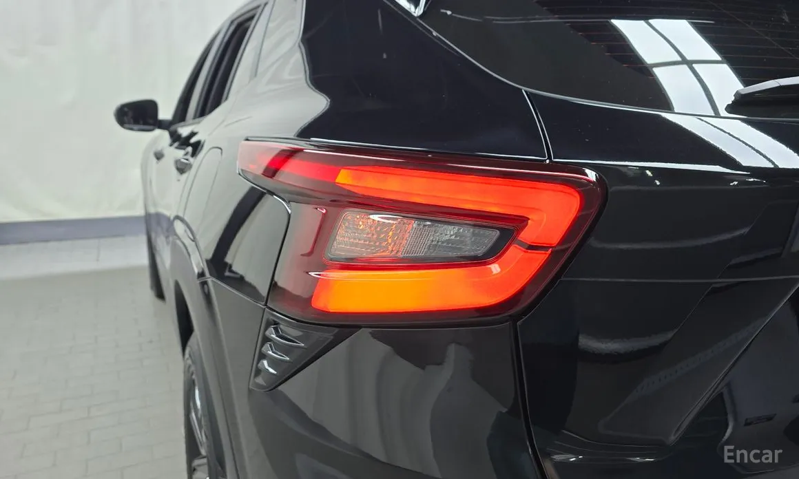 Photo 23 - Chevrolet Trax