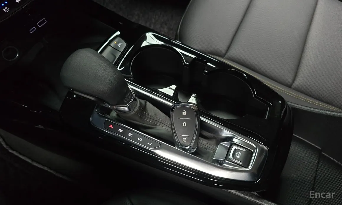 Photo 9 - Chevrolet Trax