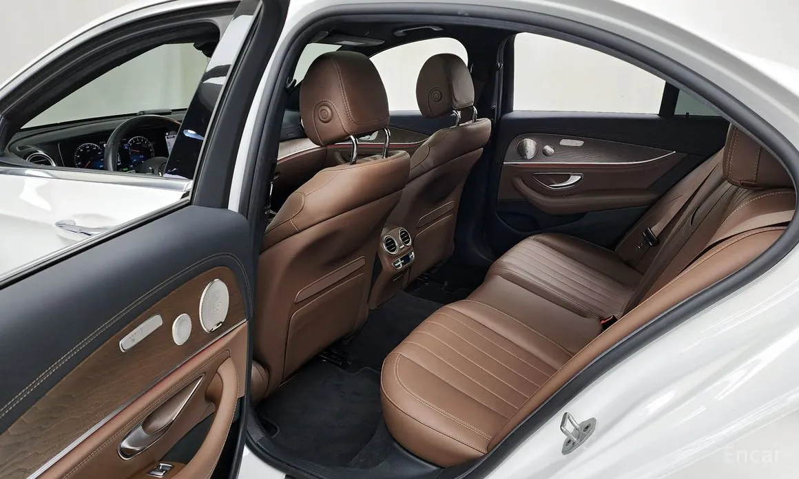 Mercedes-Benz E-Class 2016 E300e 4MATIC Exclusive