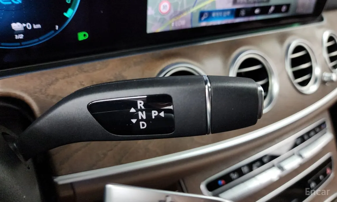 Mercedes-Benz E-Class 2016 E300e 4MATIC Exclusive