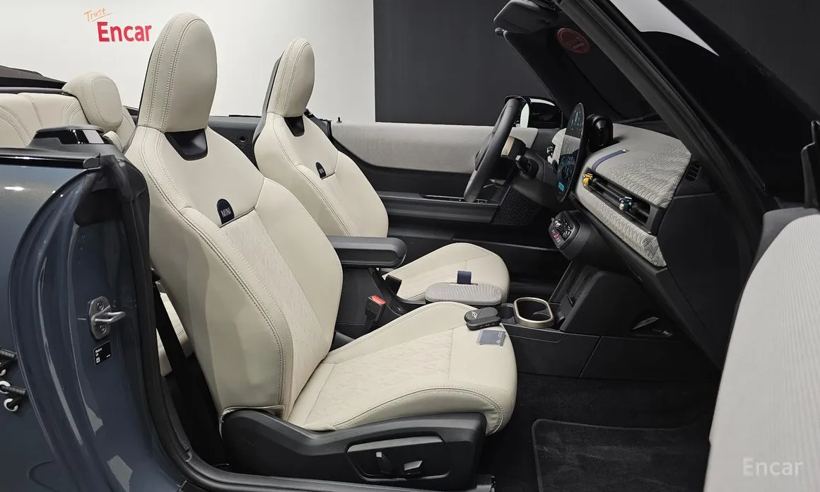 Mini Cooper Convertible 2025 Favoured