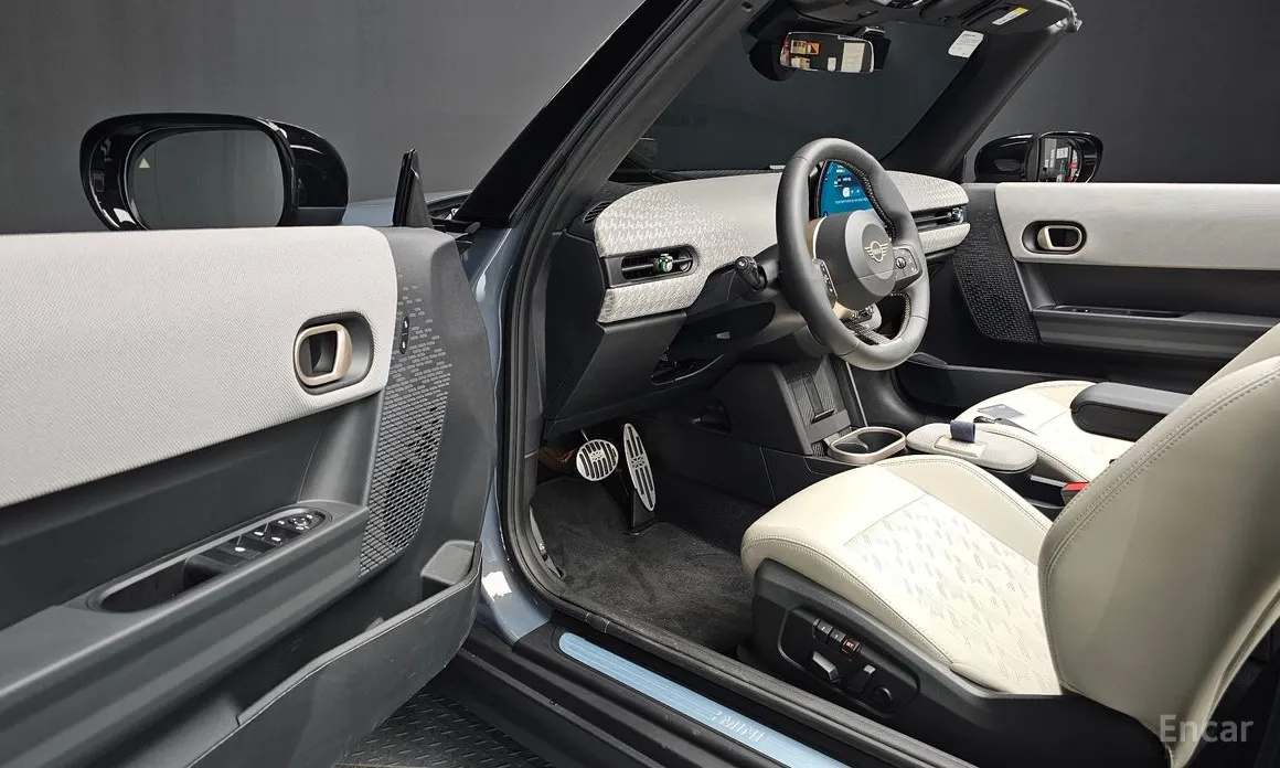 Mini Cooper Convertible 2025 Favoured