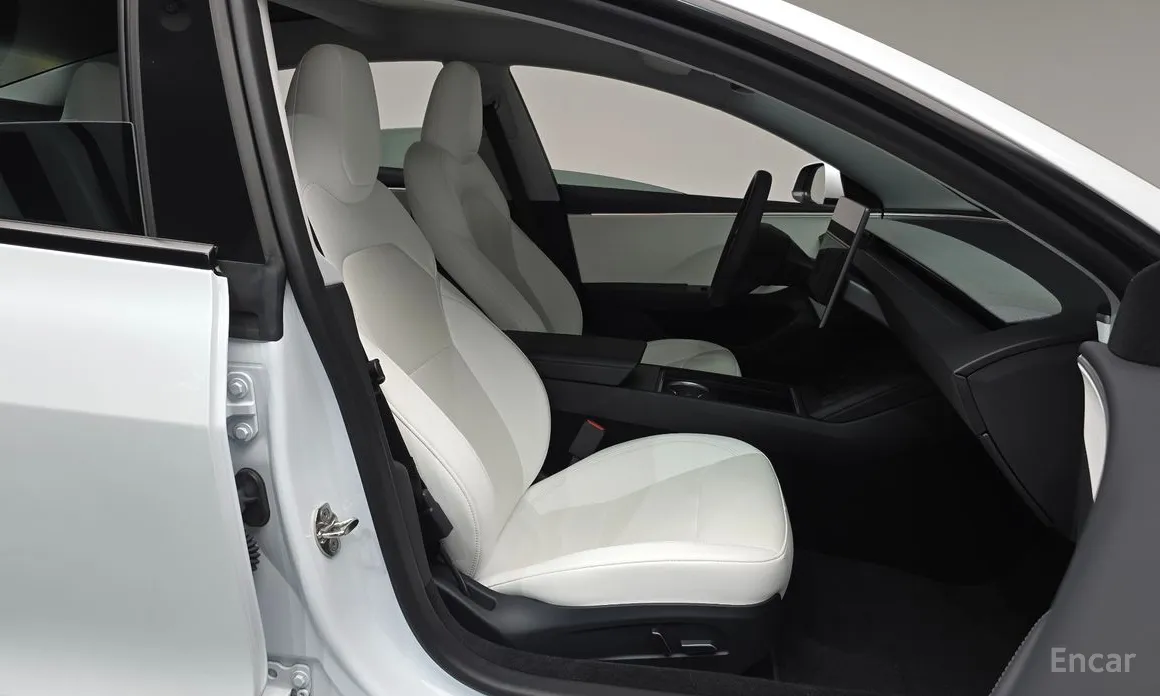 Photo 11 - Tesla Model 3