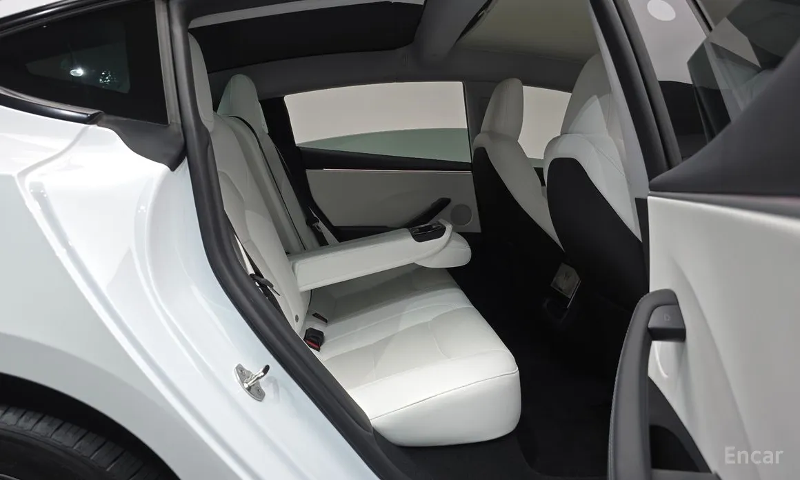 Photo 12 - Tesla Model 3