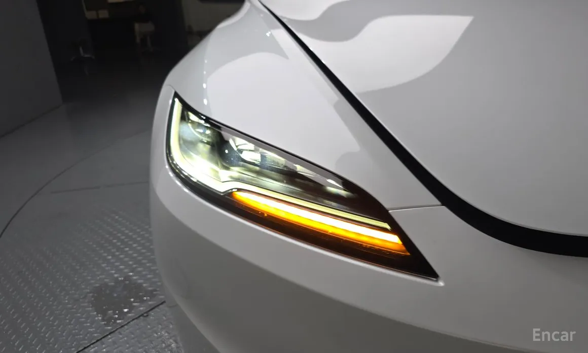 Photo 22 - Tesla Model 3