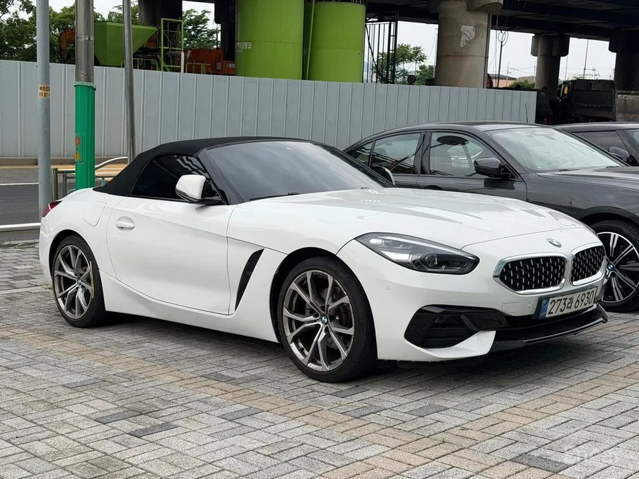 Photo 1 - BMW Z4