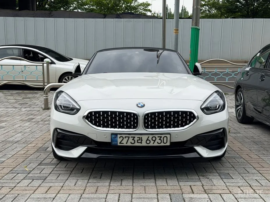Photo 2 - BMW Z4
