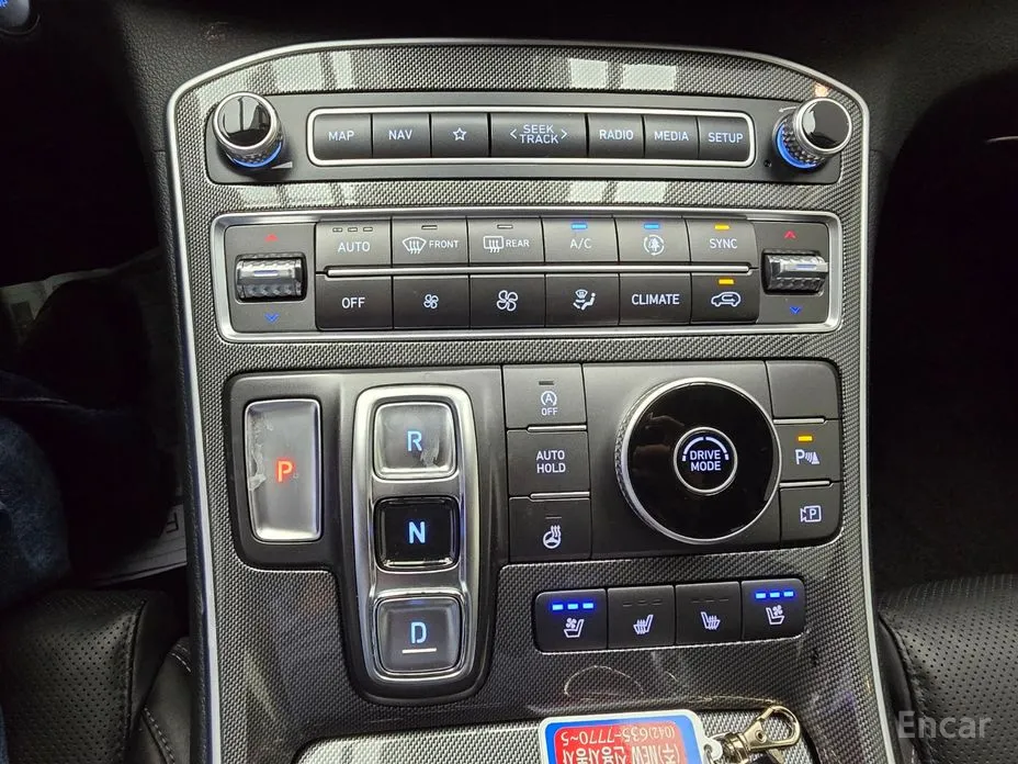 Фото 9 - Hyundai Santa Fe