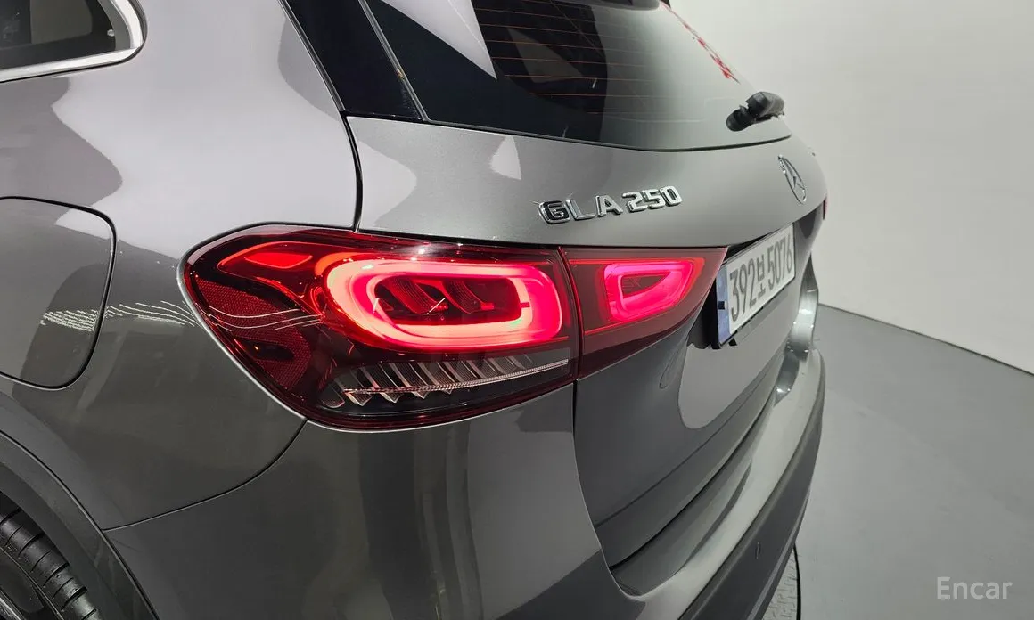 Mercedes-Benz GLA-Class 2020 GLA250 4MATIC