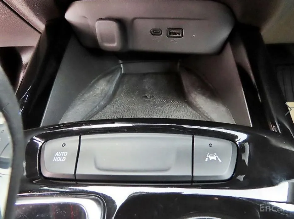 Photo 12 - Chevrolet Trax