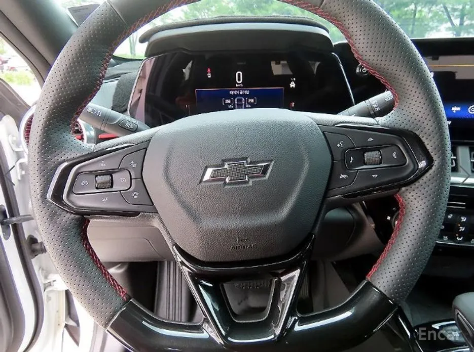 Photo 8 - Chevrolet Trax