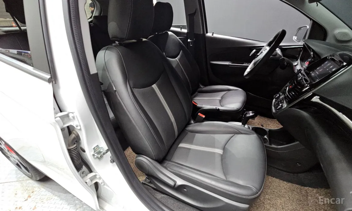 Chevrolet Spark 2018 Red Pick Edition