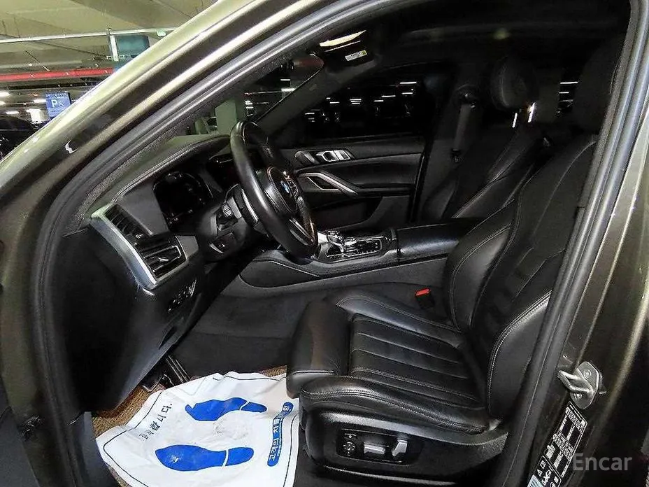 Photo 6 - BMW X6