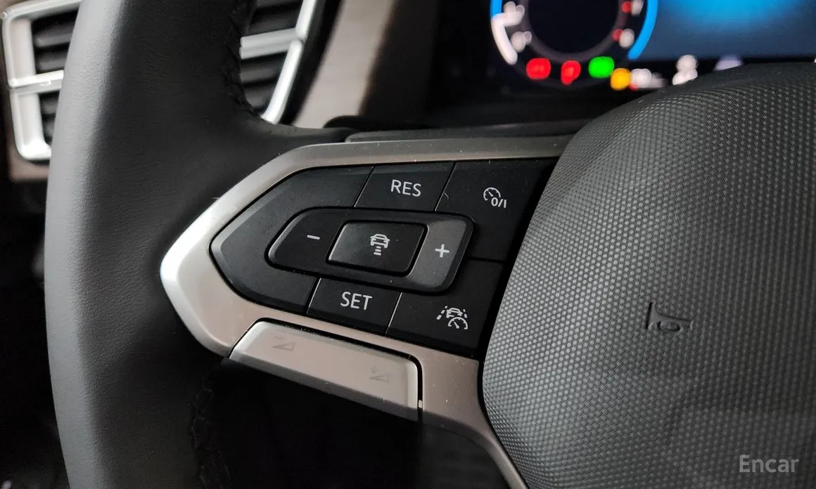 Volkswagen Atlas 2017 2.0 TSI R-LINE 7-Seater