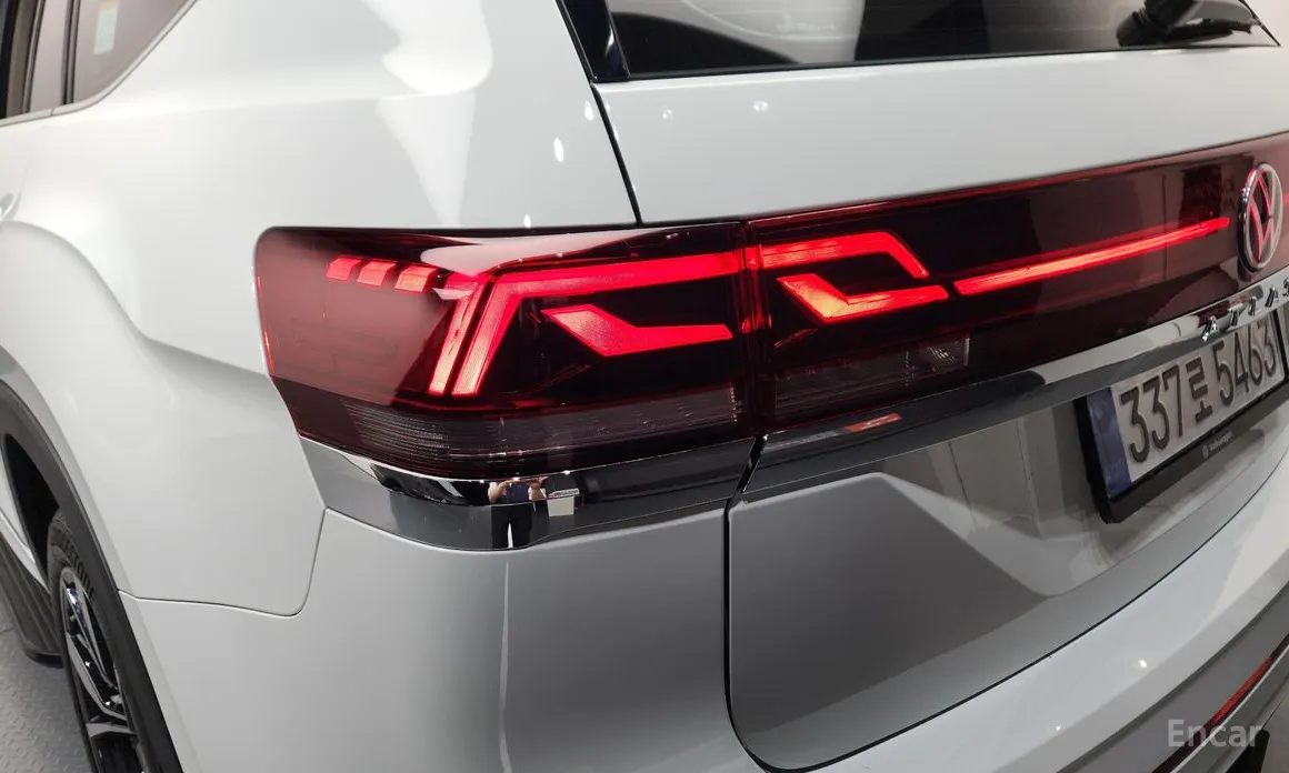 Volkswagen Atlas 2017 2.0 TSI R-LINE 7-Seater