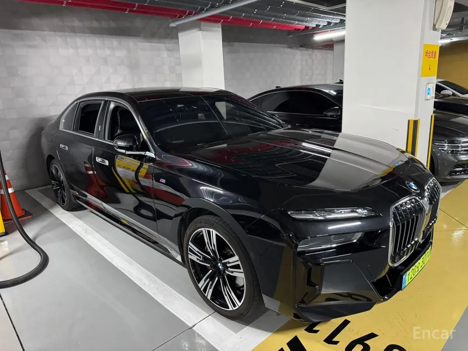 BMW i7 2022 xDrive 60 M sport