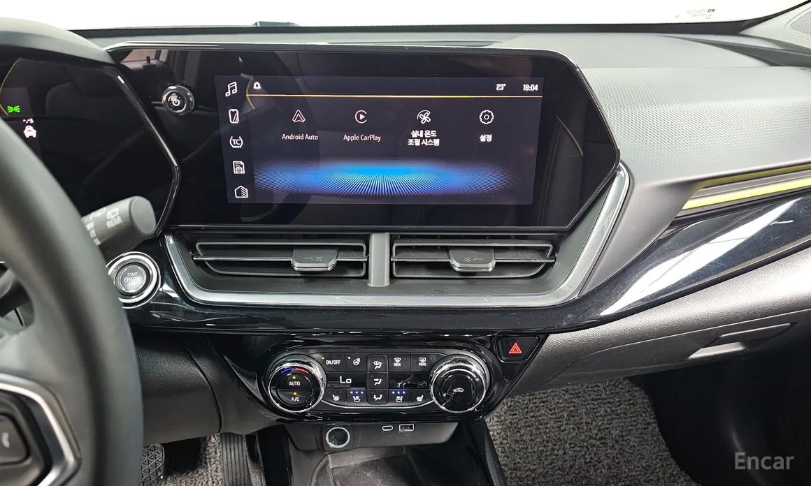 Photo 13 - Chevrolet Trax