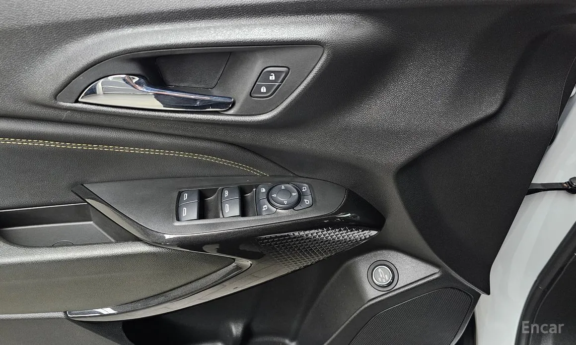 Photo 18 - Chevrolet Trax