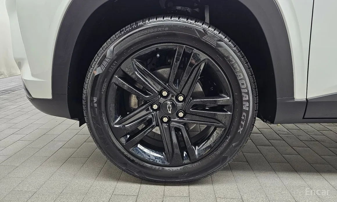 Photo 5 - Chevrolet Trax