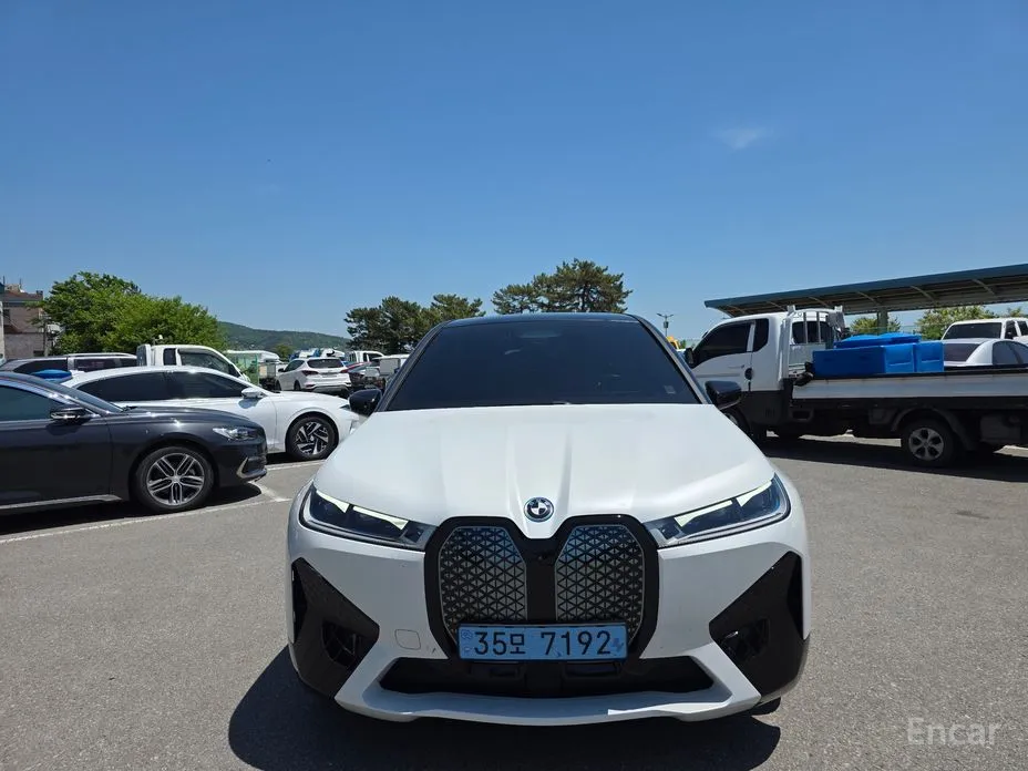 2021 BMW iX
