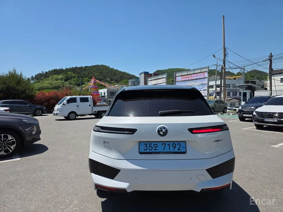 2021 BMW iX