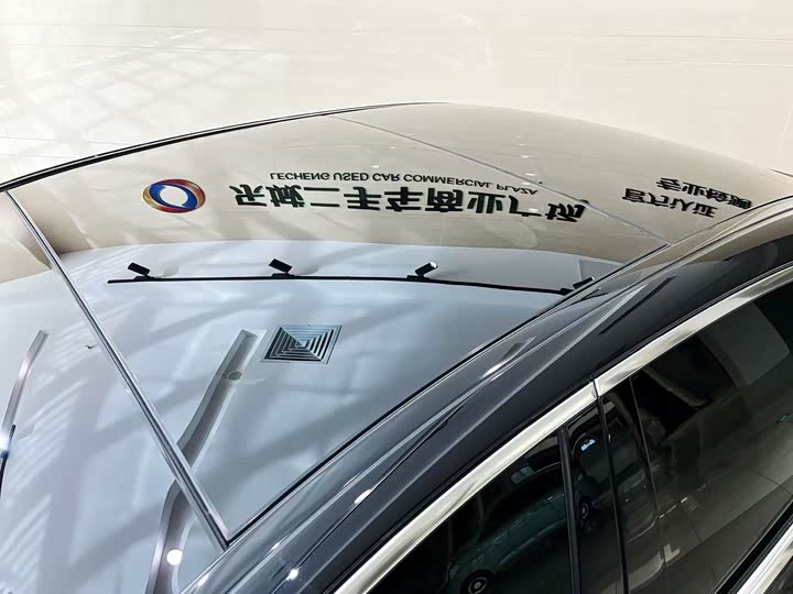 Фото 12 - Mercedes-Benz E-Class