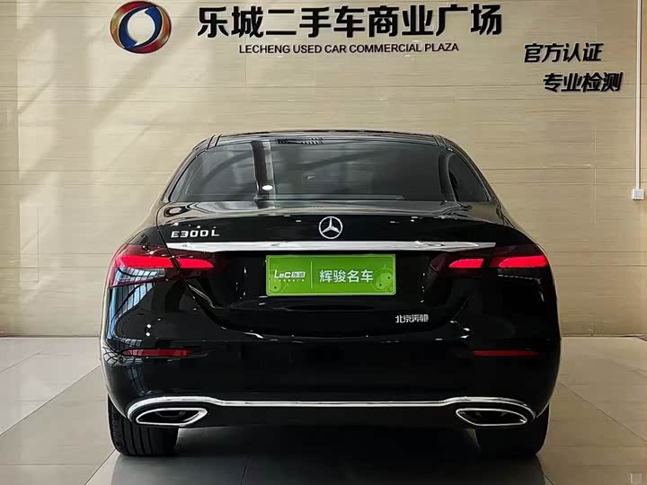 Фото 14 - Mercedes-Benz E-Class