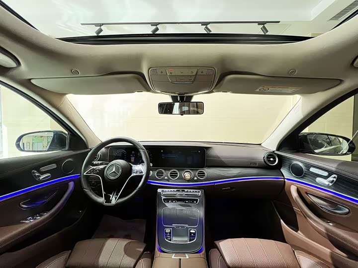 Фото 18 - Mercedes-Benz E-Class