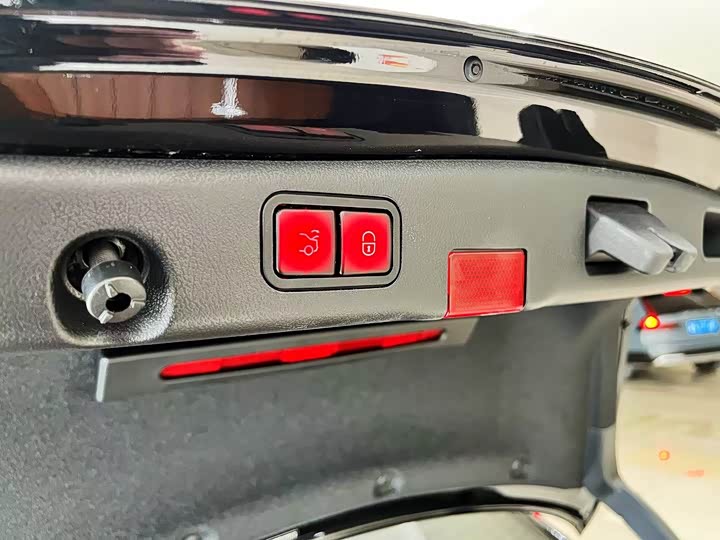 Фото 21 - Mercedes-Benz E-Class