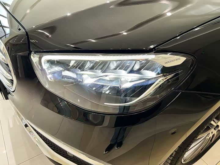 Фото 3 - Mercedes-Benz E-Class