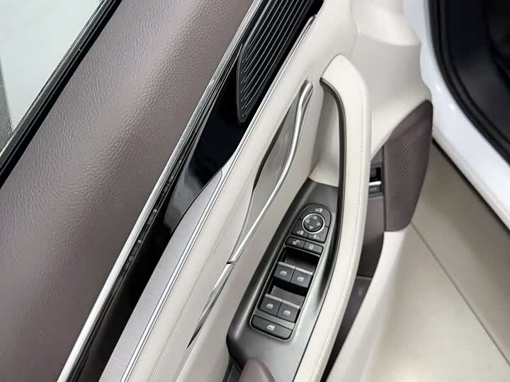 Фото 10 - BYD Song Plus Hybrid/EV