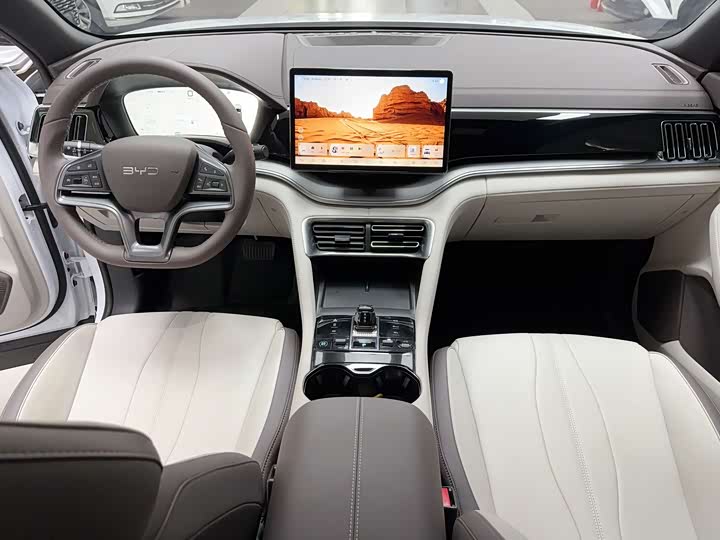 Фото 20 - BYD Song Plus Hybrid/EV