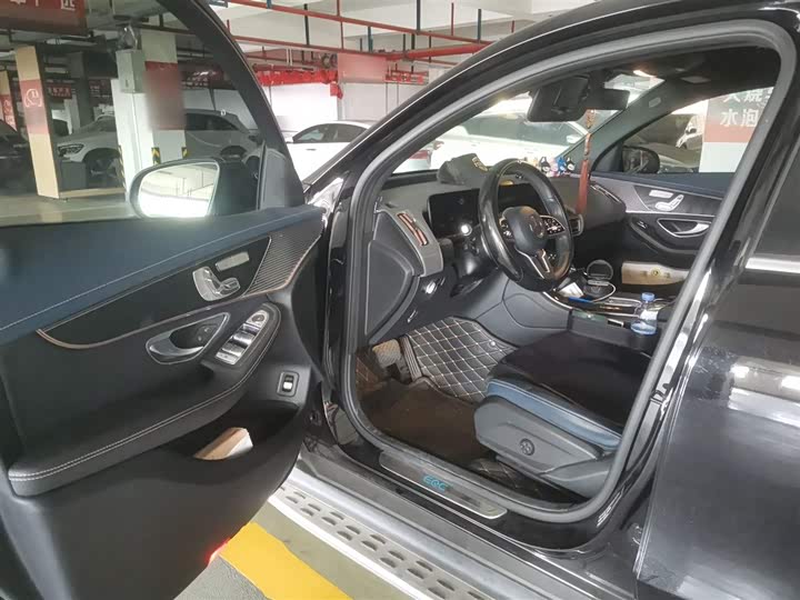 Фото 16 - Mercedes-Benz EQC