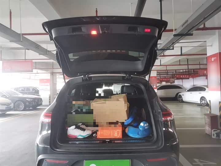 Фото 19 - Mercedes-Benz EQC